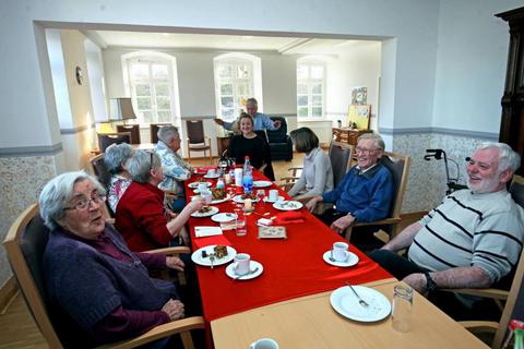Das „Café Amtshaus“ wird gut angenommen. Es richtet sich an pflegebedürftige Menschen, die sich anmelden müssen, und wird in Kooperation mit dem Kompetenzzentrum/GFA betrieben.Foto: hbz/Michael Bahr  Foto: hbz/Michael Bahr