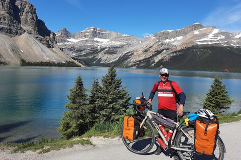 Stefan Schulz mit seinem Track-Bike auf der Nationalparkstraße in Kanada.