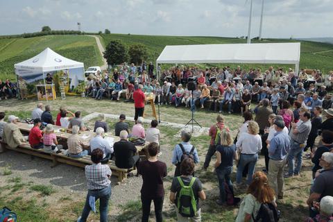 Vor einem Jahr haben die Zornheimer die Hiwweltour eingeweiht. Nun soll dort ein fester Weinpavillon entstehen. Archivfoto: hbz/Harry Braun
