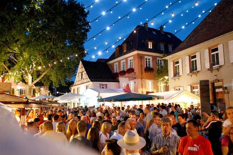 Das Niersteiner Winzerfest findet 2022 wie gewohnt auf dem Marktplatz statt. Foto: hbz/Timo Schwarz 