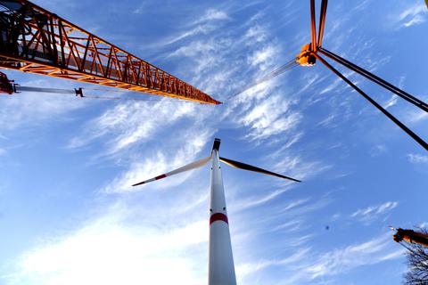 Neue Windräder sind ein zentraler Baustein der Energiewende. Lässt die Verbandsgemeinde Rhein-Selz in Zukunft ihre eigenen Anlagen bauen?