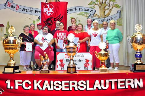 Die Gründungsmitglieder des FCK-Fanclubs Rheinsender-Teufel Wolfsheim tragen das FCK-Gen in ihren Herzen. Thomas Schmidt