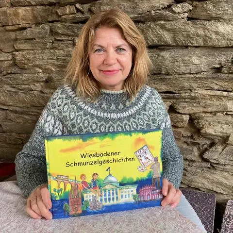 Andrea Wegener schreibt über markante Wiesbadener Orte für ihr Buch „Wiesbadener Schmunzelgeschichten“.