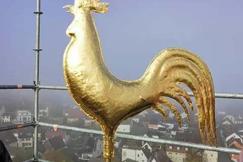 Dieser goldene Hahn kräht nie, ist dafür aber ein echter Hingucker.