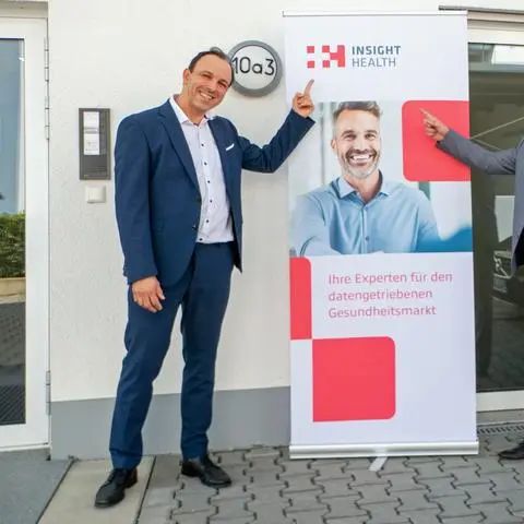 Christian Bensing (Geschäftsführer, links) und Michael Hensoldt (Vorsitzender der Geschäftsführung) sind stolz auf die 25-jährige Geschichte ihres erfolgreichen Unternehmens Insight Health mit Sitz in Waldems.