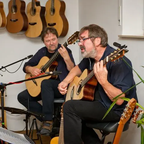 Werkstattkonzert bei "Stoll Guitars" mit dem Duo Falmar: Falko Wiesner und Mario Fritzsche.