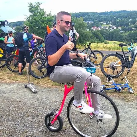 Das mobile Fahrradmuseum hatte auch Spaßräder zum Ausprobieren dabei