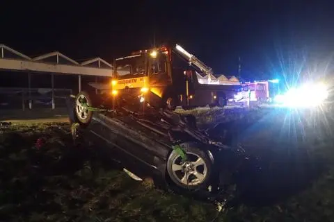 Der 27-jährige wurde aus seinem BMW herausgeschleudert und schwer verletzt.