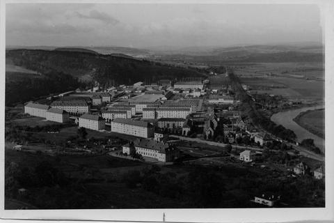 Blick auf die Kasernengebäude im Wetzlarer Westend, vermutlich aufgenommen im Jahr 1952.  Foto: Stadtarchiv Wetzlar 