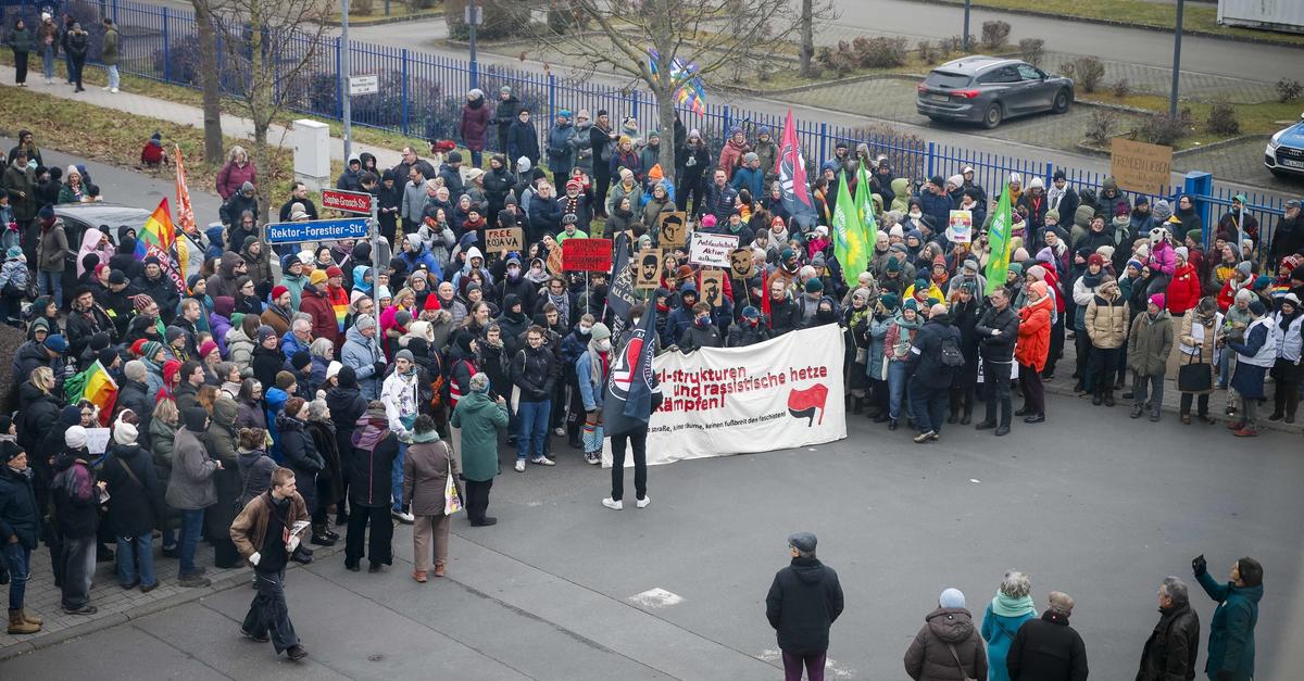 Protest gegen den AfD-Bürgerdialog in Mainz-Gonsenheim