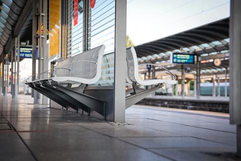 Leere am Mainzer Hauptbahnhof: Der Lokführerstreik hat auch auch in Mainz für zahlreiche Verspätungen gesorgt. Foto: Lukas Görlach