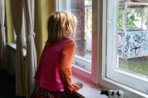 Jedes sechste Kind in Mainz ist derzeit armutsgefährdet. Die Gründe dafür sind vielfältig.  Foto: dpa
