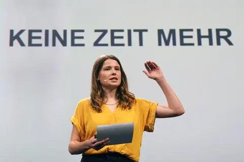 Klimaaktivistin Luisa Neubauer – hier bei der Digital-Messe OMR in Hamburg – eröffnet die Vorlesungsreihe „Voices for Climate“ an der Johannes Gutenberg-Universität Mainz.         