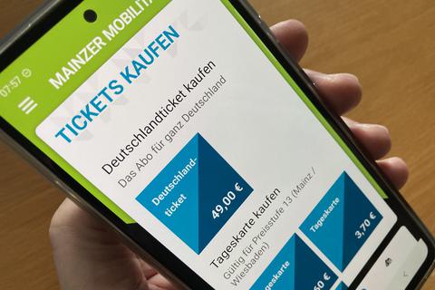 Das Deutschlandticket ist auch auf dem Smartphone über die App der Mainzer Mobilität erhältlich.