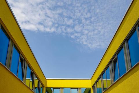 Im Obergeschoss des Neubaus befindet sich dieser Innenhof. Foto: Harald Kaster