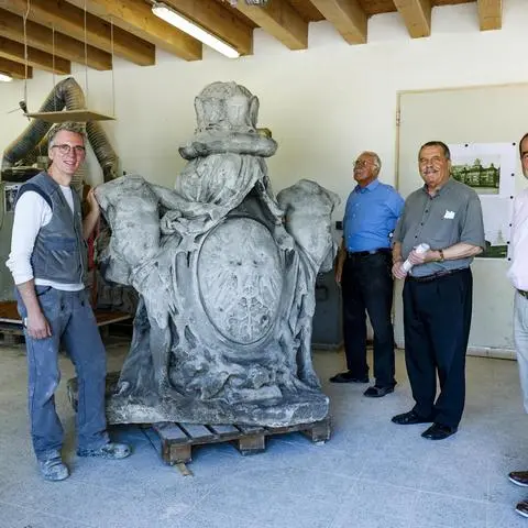 Ulrich Schulz, Hilmar Müller (beide Firma Sauer), Hartmut Fischer, Peter Krawietz und Dieter Pieroth vom Denkmalnetzwerk wollen das Kaisertor rekonstruieren.
