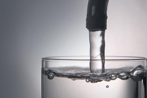 Wasser ist ein kostbares Gut. Im Alltag können wir durch kleine Anpassungen eine Menge Liter sparen. Symbolfoto: dpa