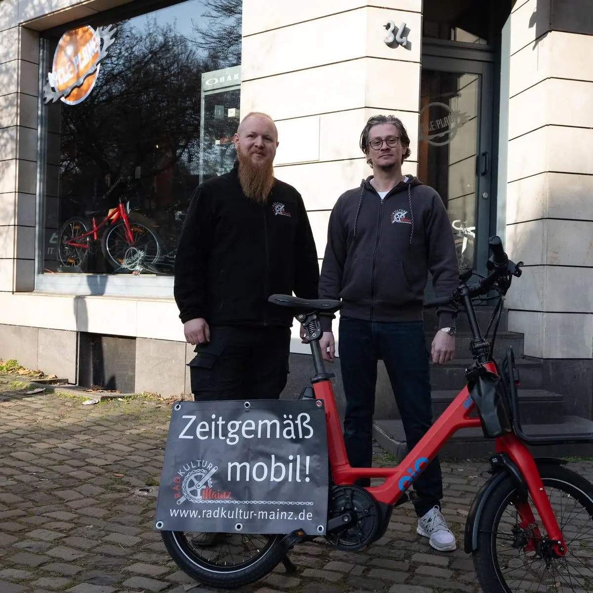 pkw anhnger fr 2 fahrrder TREILER 350- Der Fahrradanhnger fr 4 E-Bikes