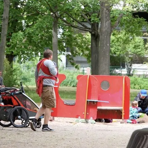 Auf den Spielplätzen in den Mainzer Stadtteilen stehen Sanierungsarbeiten an.