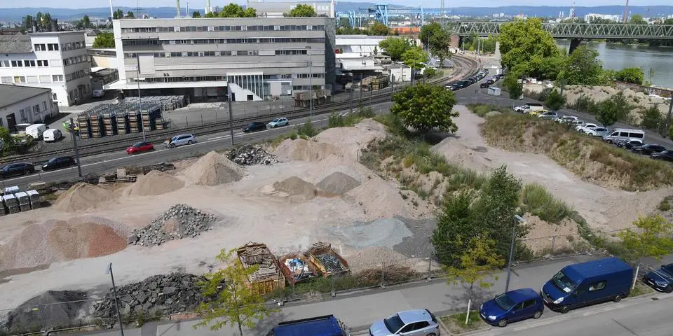 Foto: © Kristina Schäfer Grundstück der geplanten Sporthalle von oben