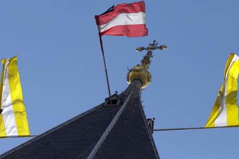 Trauerbeflaggung am Mainzer Dom. Foto: Sascha Kopp 