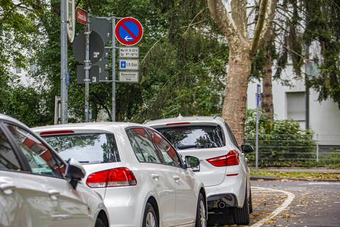 In Tübingen müssen SUV-Fahrer künftig mehr fürs Anwohnerparken zahlen. Und in Mainz?