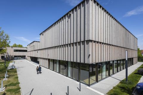 Das neue Bürgerhaus in Hechtsheim: Online kann man Räume wie den Rheinhessen-Saal anschauen und buchen. Archivfoto: Tim Würz