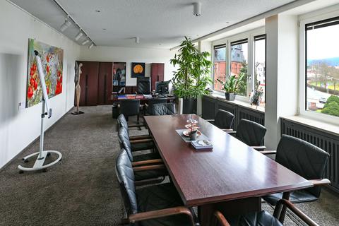 Neu zu besetzen ist bei den Kommunal- und Direktwahlen am 14. März das Dienstzimmer des Landrats in der Erbacher Kreisverwaltung. Foto: Dirk Zengel