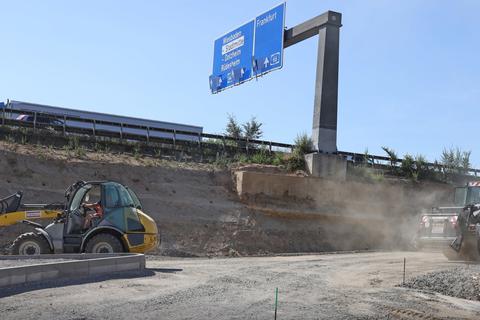 Hier entsteht die neue Auffahrtsrampe auf die A643. Foto: René Vigneron