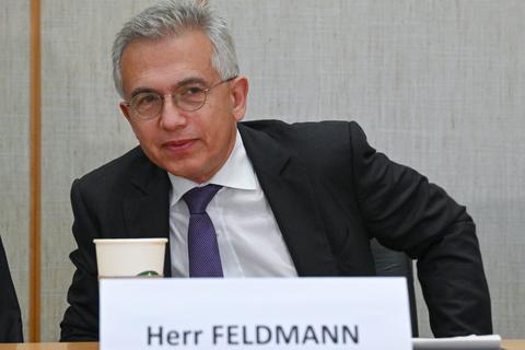 Frankfurts Oberbürgermeister Peter Feldmann (SPD) beim Prozessauftakt im Frankfurter Landgericht.