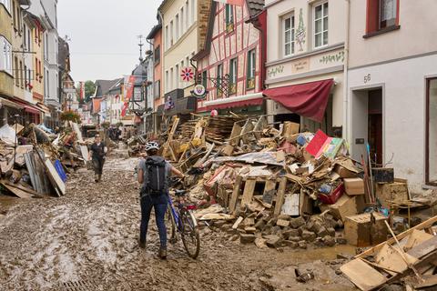 Könnten so schreckliche Bilder, wie hier in Ahrweiler, bald auch in Hessen und Rheinland-Pfalz zu sehen sein? Foto: dpa