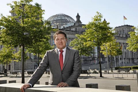 Marcus Held vor dem Bundestag in Berlin.  Archivfoto: DBT/ Stella von Saldern