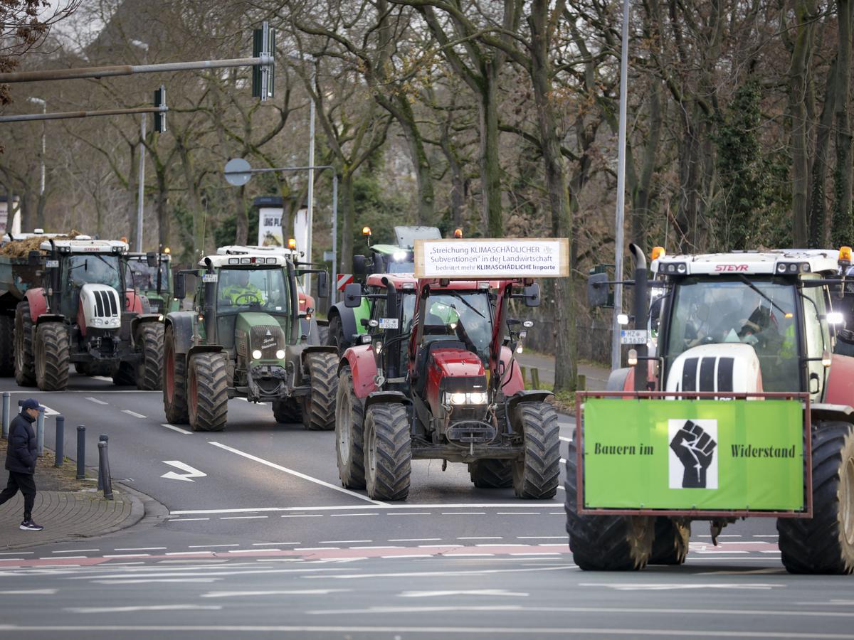 Agrar - Koblenz - Verkehrsbehinderungen bei Bauernprotesten am