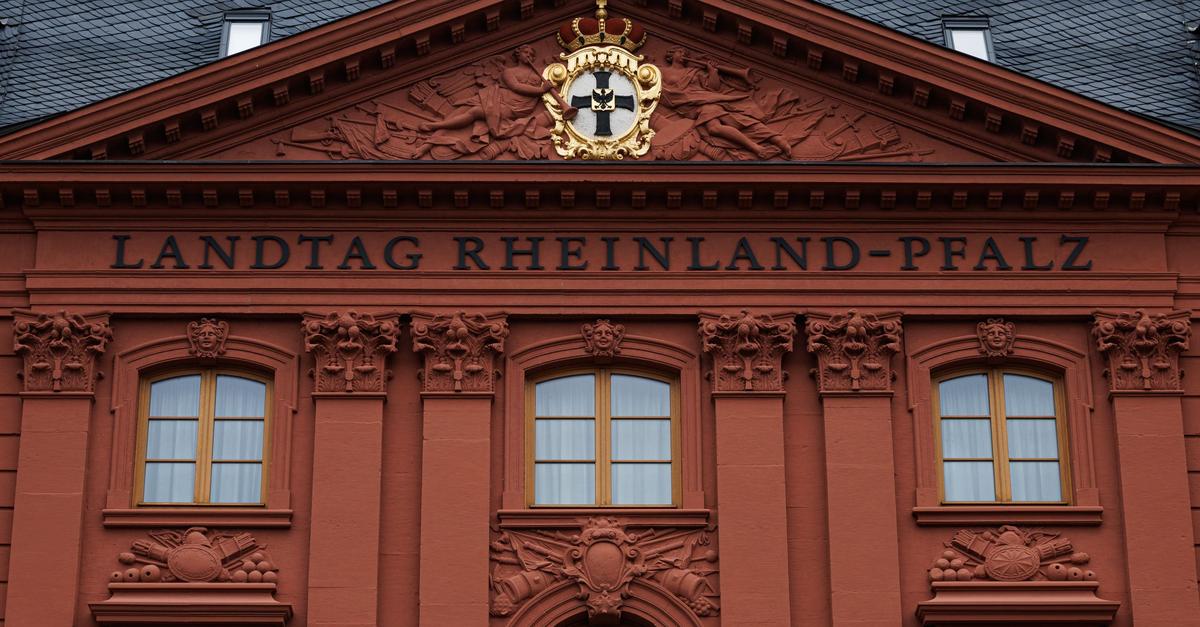 Rhineland-Palatinate State Parliament: Court confirms salary freeze for ...