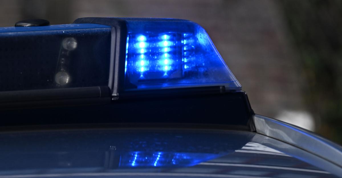 Mainz: Masked perpetrators set off firecrackers in front of ...