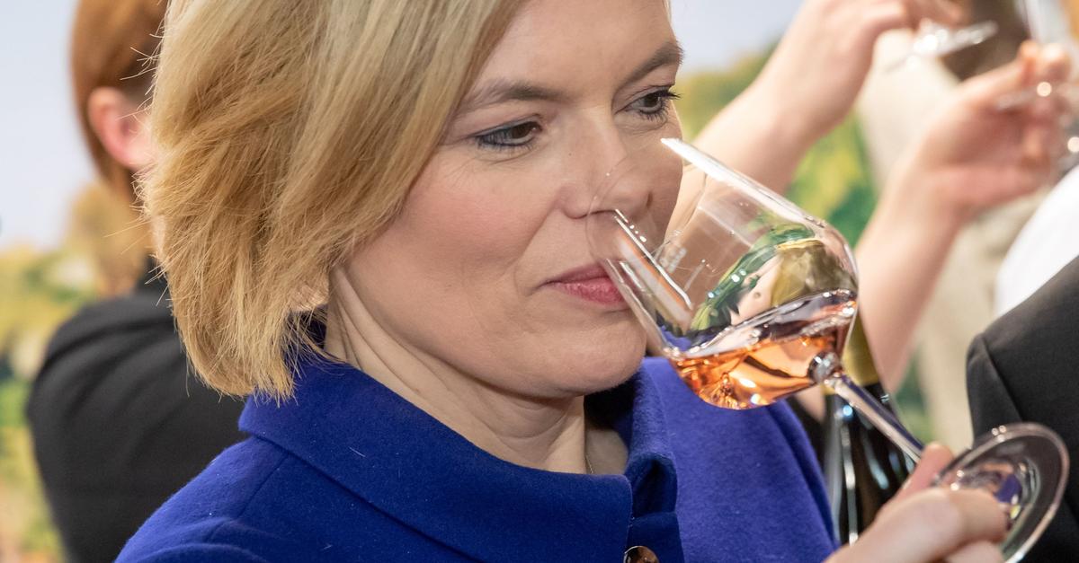 Bundestagspräsidentin Julia Klöckner ist skeptisch bei alkoholfreiem Wein