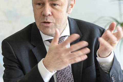 Der Wiesbadener Stadtentwicklunsdezernent Hans-Martin Kessler (CDU) wird für einen Auftritt bei der Immobilienwirtschaft kritisiert, die für das Ostfeld wirbt. Archivfoto: Paul Müller
