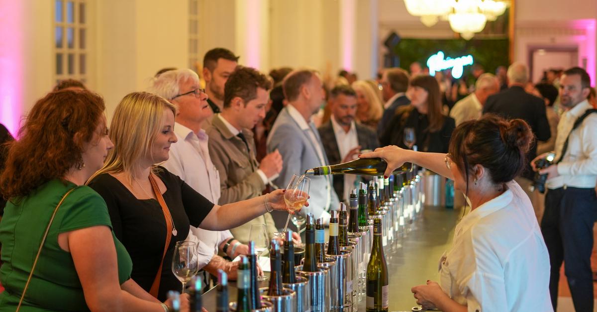 „Fête Terroir“: Rheingauer Wein und Live-Musik im Biebricher Schloss