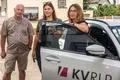 Freuen sich auf den Einsatz des Arzt-Mobils in Neuhausen: Ortsvorsteher Uwe Merz und die KV-Mitarbeiterinnen Weber und Mees.