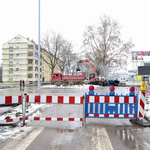 Es gibt Hoffnung: Die Baustelle am Kirschgartenweg soll am Freitag beendet sein, kündigt das EWR an.