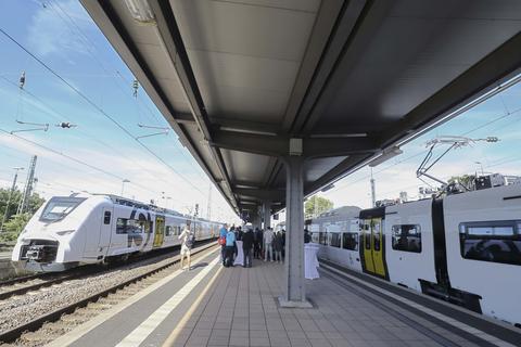 Wenn die Pläne der DB Netz so kommen wie diskutiert, könnte die S6 zwischen Mainz und Worms (Foto) in der zweiten Jahreshälfte 2024 nur noch stündlich fahren. An bis zu vier Bahnhöfen könnten dann gar keine Züge mehr halten.