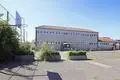 Das alte Gebäude der Abenheimer Klausenbergschule ist marode und erfüllt die Brandschutzauflagen nicht mehr. Der Ortsbeirat votierte nun für einen Abriss. 