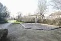 Als etwas trostlos empfinden viele Pfeddersheimer den Alten Friedhof und den angrenzenden Spielplatz. Hier sind nun Verschönerungen geplant.