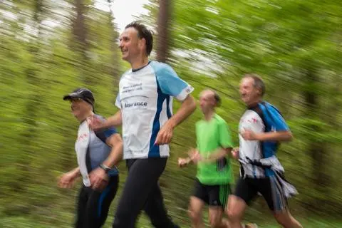 Aeorsolforscher sehen kaum Ansteckungsmöglichkeiten beim Sport im Freien.  Foto: dpa