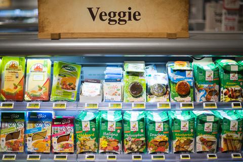 Vegetarische und vegane Nahrungsmittel haben ihren Weg in die Supermärkte gefunden. Foto: dpa