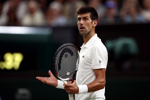Novak Djokovic, Tennis-Profi aus Serbien, reagiert während eines Spiels. Foto: dpa
