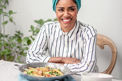 Nadiya Hussain ist eine Köchin, wie wir sie gerade jetzt unbedingt brauchen. Eben ist ihr Kochbuch „Time to Eat“ (Ars Vivendi) auf Deutsch erschienen. Foto: © Chris Terry 2018/Chris Terry