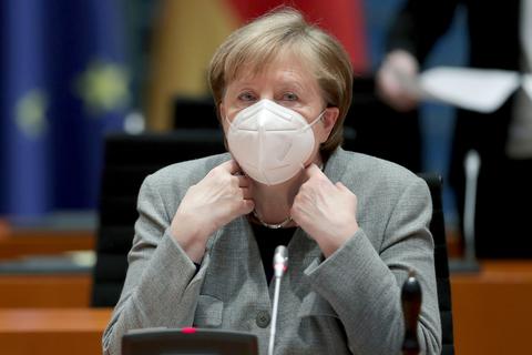 Bundeskanzlerin Angela Merkel (CDU) berät erneut mit den Ministerpräsidenten.  Foto: dpa