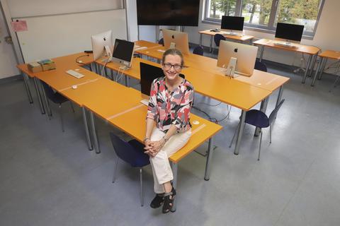 Ihren Beruf als Professorin für Informatik an der Hochschule Worms möchte Elisabeth Heinemann nicht missen.         Foto: pakalski-press/Andreas Stumpf 