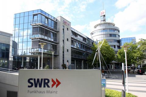 Bisher war das Mainzer Funkhaus Heimat der Hörfunk-Nachrichtenredaktion des SWR. Nun wird diese in Baden-Baden mit der Stuttgarter Einheit verschmolzen. Archivfoto: SWR/Jürgen Pollak (S2+